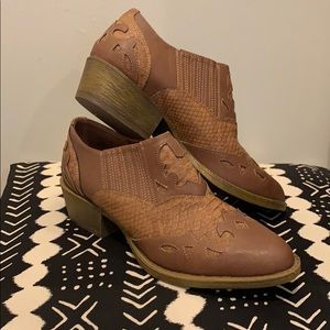 Coconuts by Matisse Ankle boots